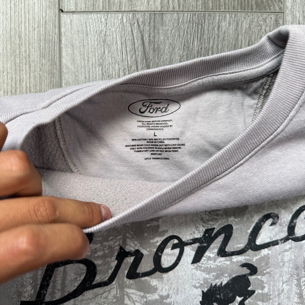 Ford Bronco Gray Graphic Sweatshirt womens L Keep On Rockin' - Picture 4 of 6